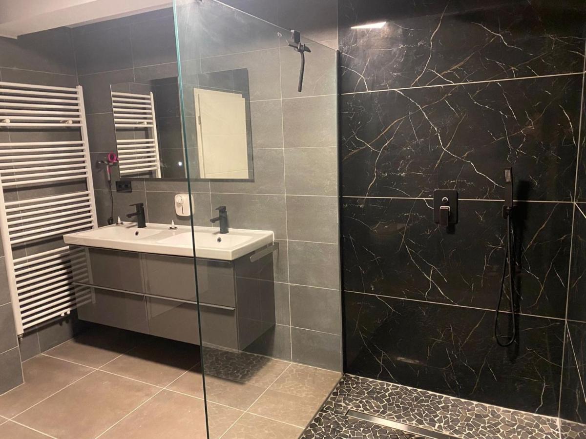 Cozy 120M² Apartment With 3 Bedrooms And 1 Home Cinema Useldange Exterior foto