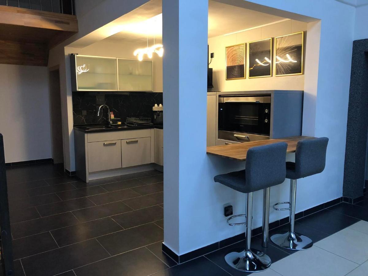 Cozy 120M² Apartment With 3 Bedrooms And 1 Home Cinema Useldange Exterior foto